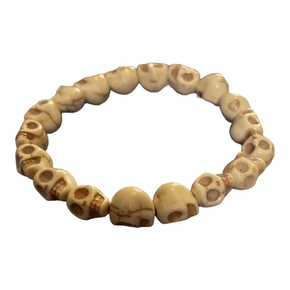 White Turquoise Skull Beaded Bracelet - Picture 3 of 3